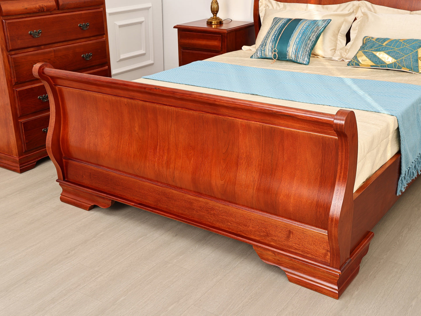 Elizabeth King Timber Bed